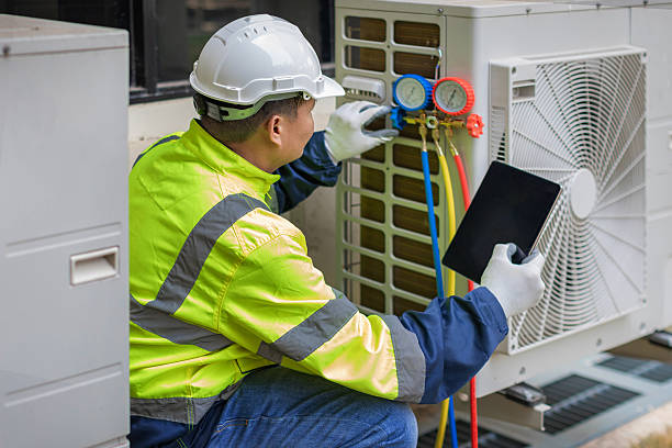 Professional Hvac technician working in El Paso, IL